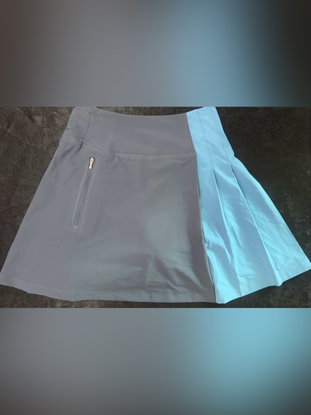 Athleta Two-Tone Charcoal and Light Blue Pleated Skirt